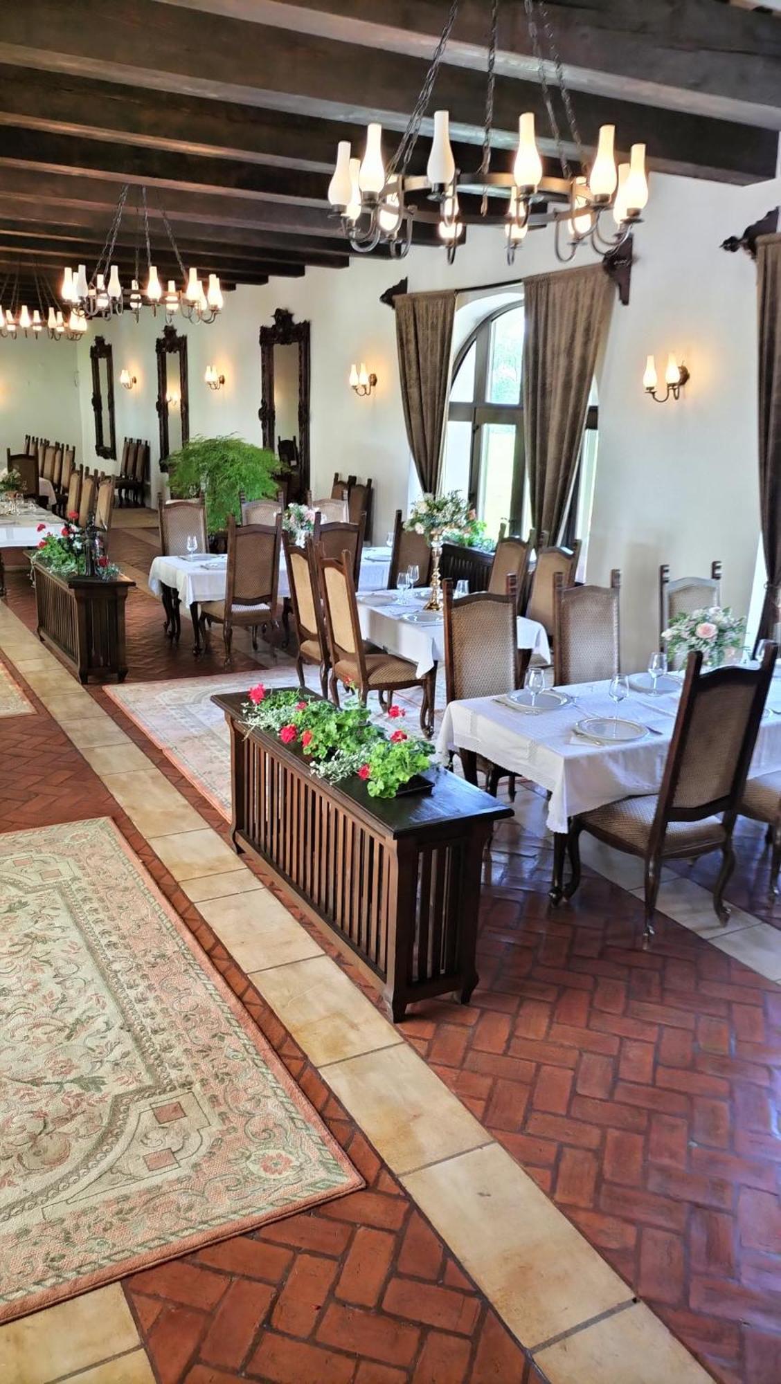Hotel Medieval Алба-Юлия Экстерьер фото