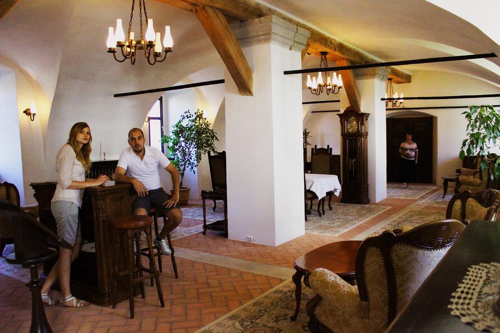 Hotel Medieval Алба-Юлия Экстерьер фото