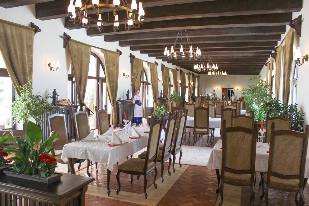 Hotel Medieval Алба-Юлия Экстерьер фото